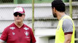 Leandro Guerreiro crê que técnico tricolor possa ser diferencial no domingo