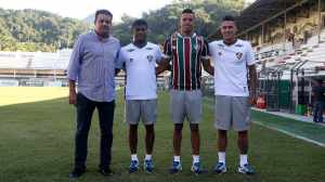 Meia com passagem apagada pelo Fluminense é anunciado pelo Camboriú FC