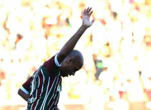 Lateral relembra apoio do torcedor tricolor após perda do filho e analisa momento do clube