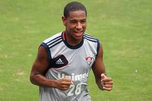 Boavista confirma a contratação de meia do Fluminense