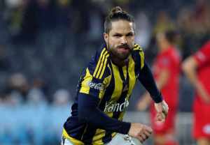 Liberado pelo Fenerbahçe para ficar no Brasil, Diego aguarda propostas