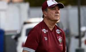 Levir nega problema de relacionamento com os jogadores