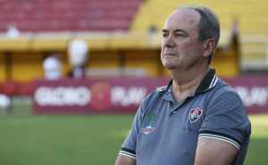 Levir detecta efeito da pressão sobre os jogadores do Fluminense