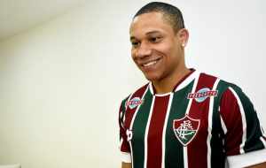 Wellington fala sobre golaço: “Tive a felicidade da bola sobrar nos meus pés”