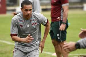 Wellington confessa surpresa com retorno tão rápido aos gramados