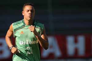 Jorge Macedo aguarda definição do futuro de Wellington Silva no Arsenal