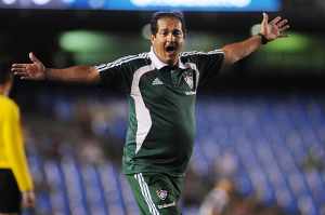 Campeão brasileiro pelo Flu, Muricy também se oferece para ajudar a Chape