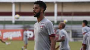 Atrás do primeiro gol, Renato Chaves aposta na forte bola parada do Flu