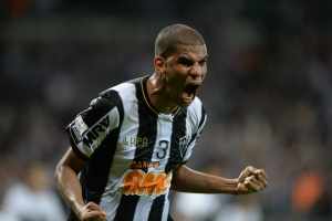 Ex-Atlético-MG conta sobre disputa do Brasileirão com o Flu em 2012