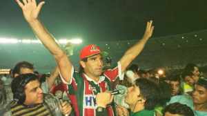 Ídolo dos anos 1990 também faz aniversário nesta sexta