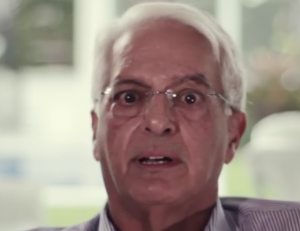 “É um momento que pede mudança”, resume Celso Barros em votação nas Laranjeiras
