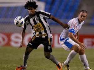 Ex-lateral do Botafogo foi oferecido ao Fluminense