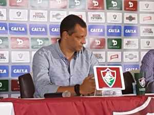 Alexandre Torres volta a destacar que Fluminense procura reforços para o time titular