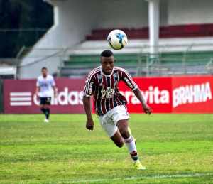 Momento cultural: Após jogo-treino, Calazans posta trecho de canção dos Racionais