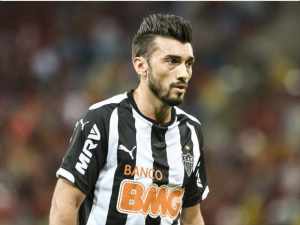 Cogitado várias vezes no Fluminense, argentino é dispensado do Atlético-MG
