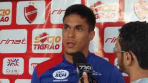 Reginaldo queria sequência nos clubes para mostrar ao Fluminense seu valor