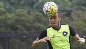 Botafogo tenta nova proposta, mas Alemão, na mira do Fluminense, não aceita e sairá