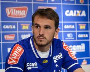 Próximo de anúncio, Lucas tem números inferiores ao de antecessor