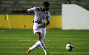 Wellington Silva revela brincadeira com Scarpa e não vê golaço como obra do acaso