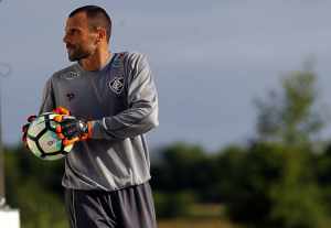Diego Cavalieri vê semelhanças entre Flu e Botafogo para o clássico