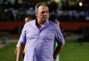 Abel está despreocupado com possíveis suspensões: “Não temos jogador brucutu”