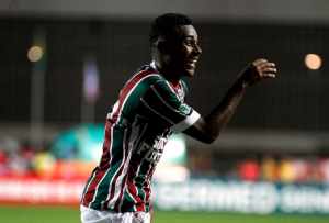 Internautas querem Wendel no lugar de Douglas