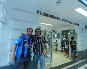 Vídeo – A convite do NETFLU, sócio do Liverpool conhece a sede tricolor