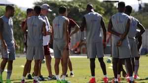 Dúvida? Abel testou dois possíveis substitutos para Sornoza