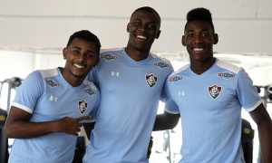 Fotos: Novas camisas de jogo, viagem, treino e comissão técnica