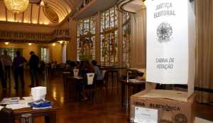 Advogados estudam judicializar eleição do Fluminense se não houver voto online