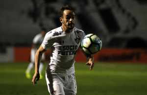 Lateral-direito é o recordista de cartões do Fluminense no ano