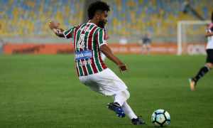 Zagueiro projeta um 2018 difícil, mas garante: “Vamos competir”