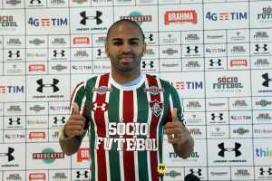 Dispensado pelo Fluminense, Romarinho já está escalado para jogo de sua antiga equipe