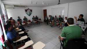 Em encontro, base do Flu discute a revisão da metodologia única de treino