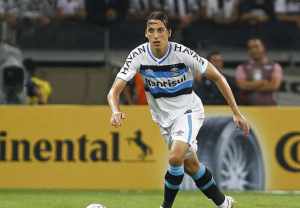 Ídolo da torcida do Grêmio garante estar 100% para enfrentar o Fluminense