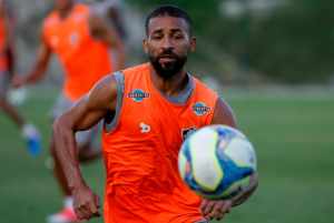 Jogo do bicho, irmão assassinado e luta da irmã contra o câncer: Pierre e as batalhas da vida