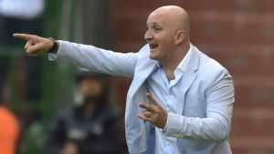 Ao contrário de anos anteriores, classificação para a LDU seria uma conquista, diz técnico