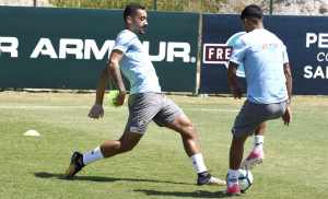 Robinho revela que pediu para Scarpa deixá-lo cobrar penalidade