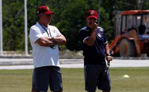 Antevéspera do clássico teve treino tático e conversa com Organizadas no CT