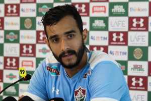 Mesmo com moral junto à torcida, Dourado não se desvencilha da cobrança