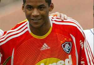 Ex-zagueiro do Flu volta a ser pego em exame antidoping e pode ser banido do futebol