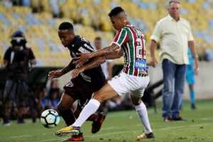 Feijão com arroz competente: Richard diz que procura fazer o simples em campo