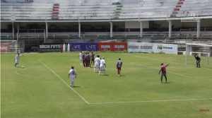 Vídeo – Ex-atletas do Flu se reencontram para jogo de fim de ano nas Laranjeiras