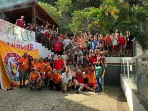 Grupos de oposição confraternizam em churrasco na sede do Fluminense