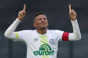 Lateral pretendido pelo Flu amplia contrato com o São Paulo