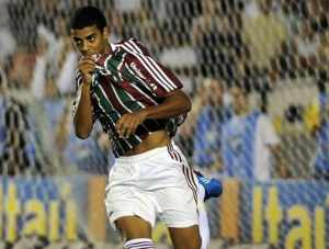 Alan volta a destacar preferência ao Fluminense quando retornar ao Brasil