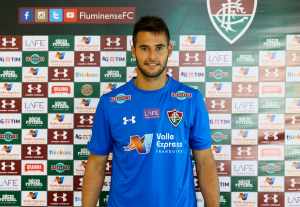 Lembra dele? Ex-Fluminense, De Amores fecha com clube argentino