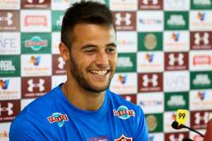 De Amores está mais perto de fazer sua estreia pelo Fluminense