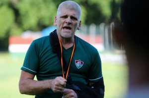 Feliz com o trabalho, Léo Percovich não aponta destaques individuais no sub-20 do Flu