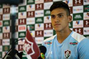 Titular pela primeira vez no Flu, Pedro promete empenho para agarrar chance